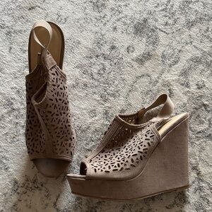 Chinese Laundry Taupe Wedge Sandals